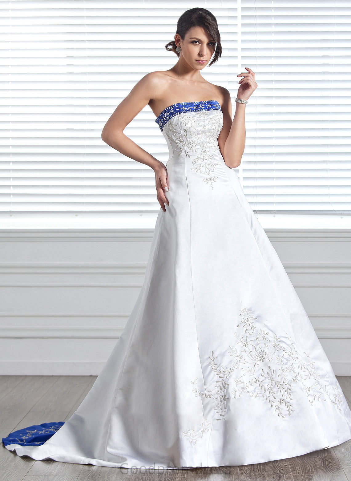 Court With Dress Ball-Gown/Princess Wedding Beading Wedding Dresses Sash Strapless Satin Aubree Embroidered Train