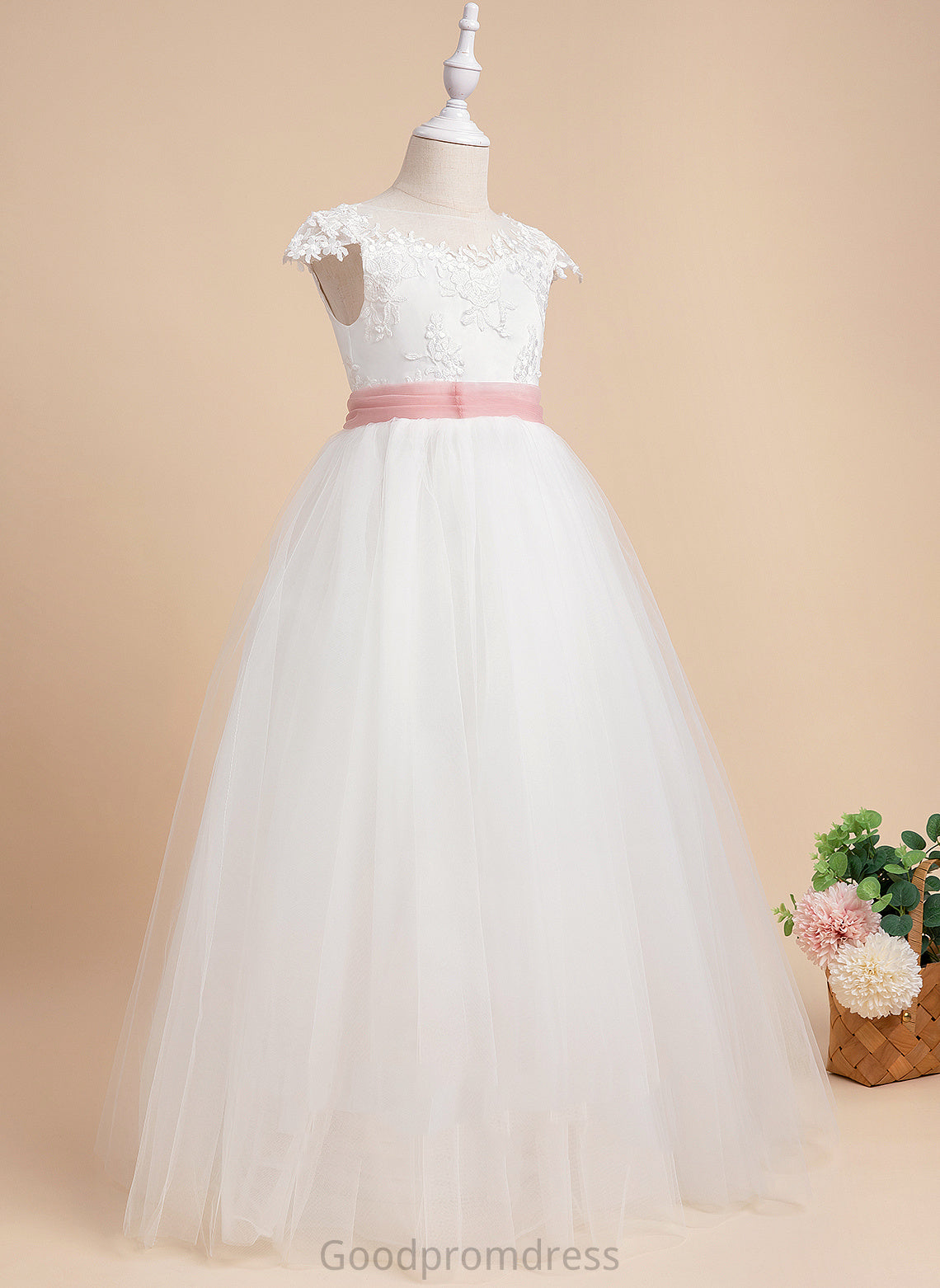 - Dress Floor-length Ella Scoop Neck With Lace Girl Lace/Sash Ball-Gown/Princess Flower Girl Dresses Flower Sleeveless